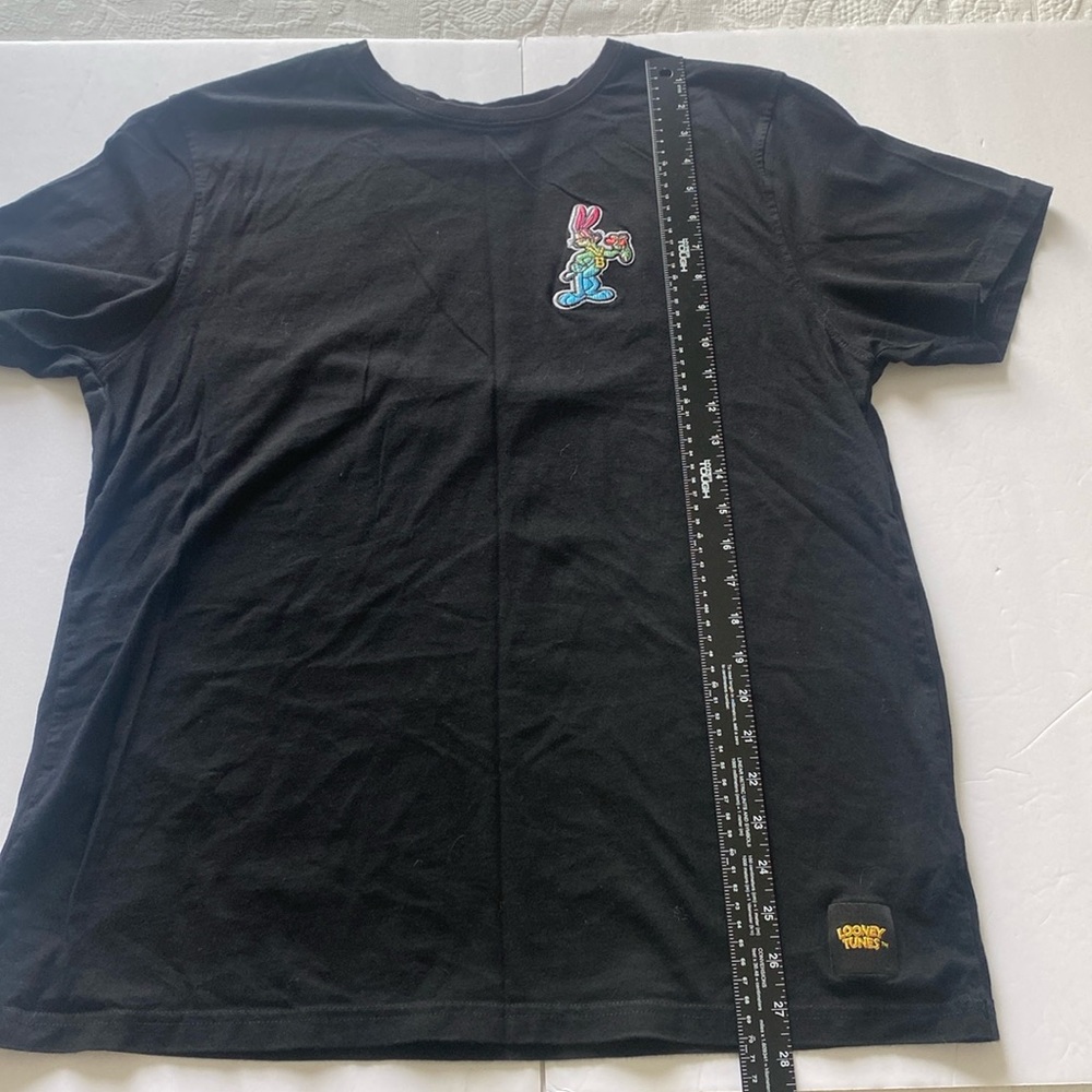 Looney Tunes T Shirt with embroidered Bugs Bunny - Picture 6 of 6